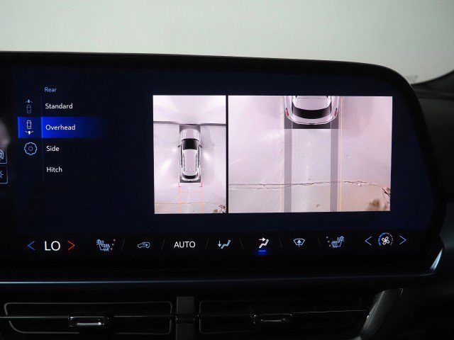 Used 2024 Chevrolet Equinox EV FWD LT w/ 2LT w/ LPO, Blackout Package image 25