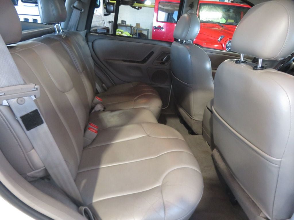 Used 2000 Jeep Grand Cherokee Laredo AWD/4WD image 28