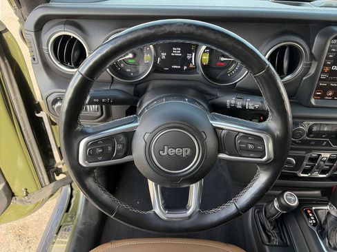 Used 2021 Jeep Wrangler Unlimited Sahara w/ Cold Weather Group AWD/4WD image 16