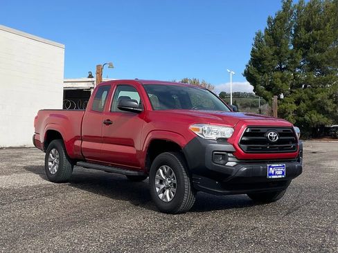 Used 2016 Toyota Tacoma SR5 image 8