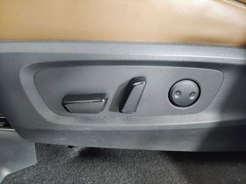 Used 2023 Nissan Pathfinder Platinum image 15