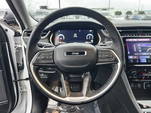 Used 2023 Jeep Grand Cherokee Limited w/ Luxury Tech Group II image 21