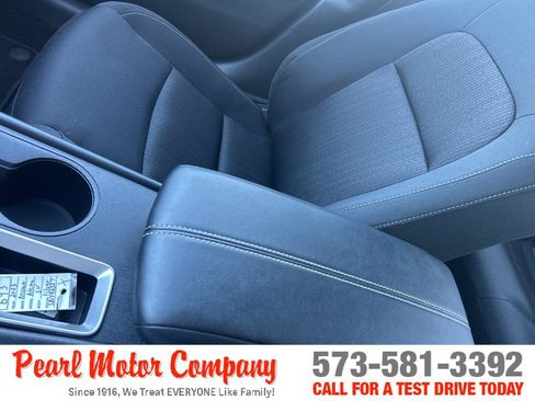 Used 2025 Nissan Altima 2.5 SV FWD image 19