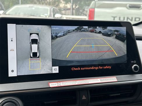 Used 2024 Toyota Prius Limited image 38