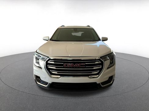 Used 2024 GMC Terrain SLT image 4
