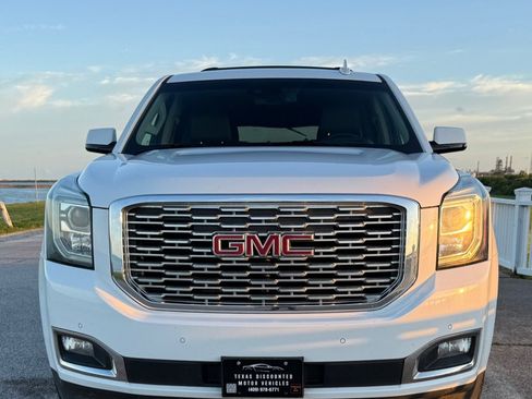 Used 2018 GMC Yukon XL Denali w/ Denali Ultimate Package AWD/4WD image 2