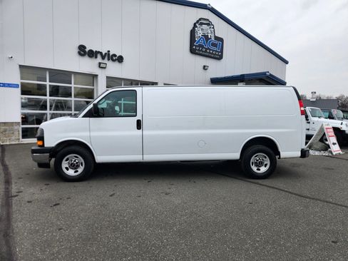 Used 2017 GMC Savana 3500 Extended image 8