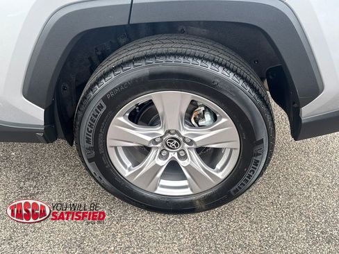 Used 2025 Toyota RAV4 XLE AWD/4WD image 38
