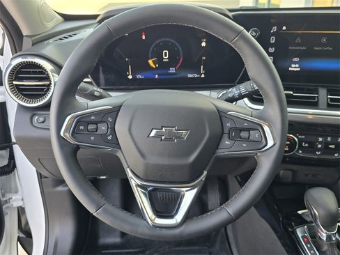 Used 2025 Chevrolet Trax ACTIV w/ Driver Confidence Package image 19