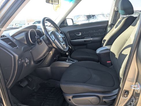 Used 2013 Kia Soul + w/ Audio Pkg image 16