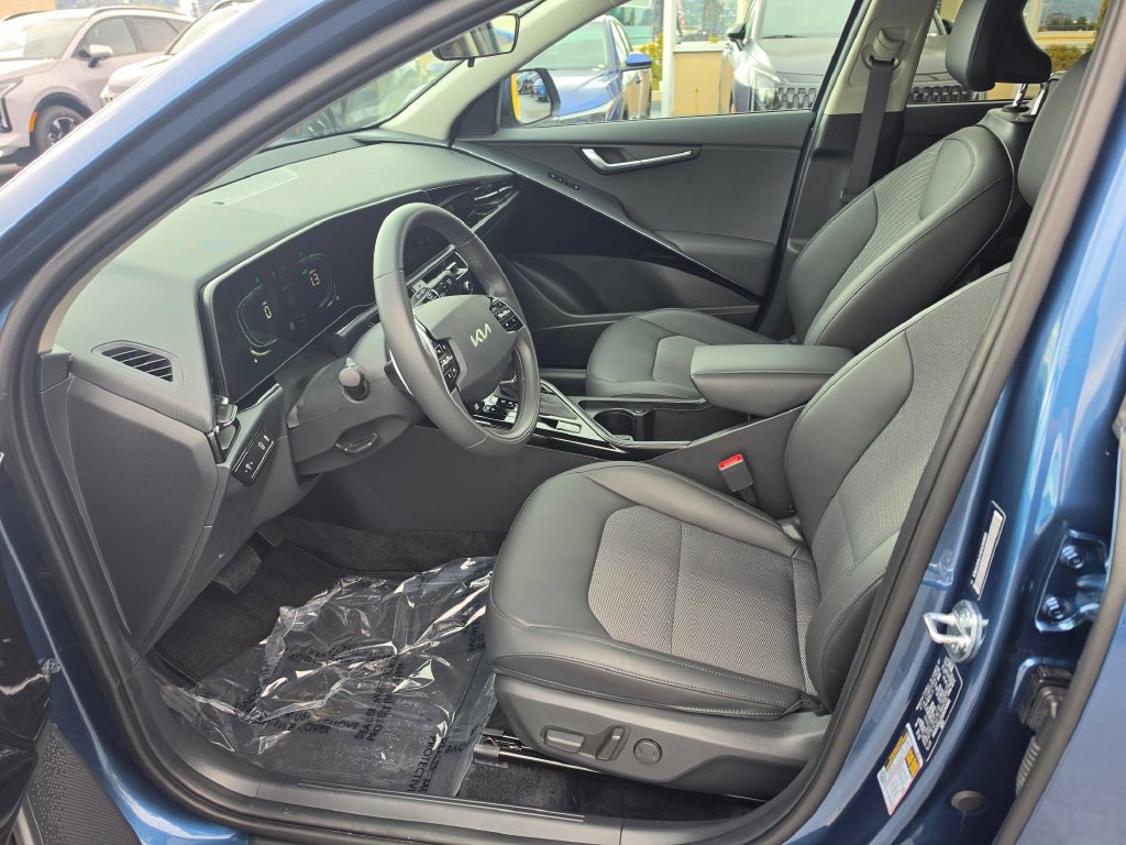 Certified 2025 Kia Niro EX FWD image 20