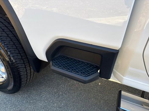 Used 2024 Chevrolet Silverado 2500 LT w/ Safety Package image 10