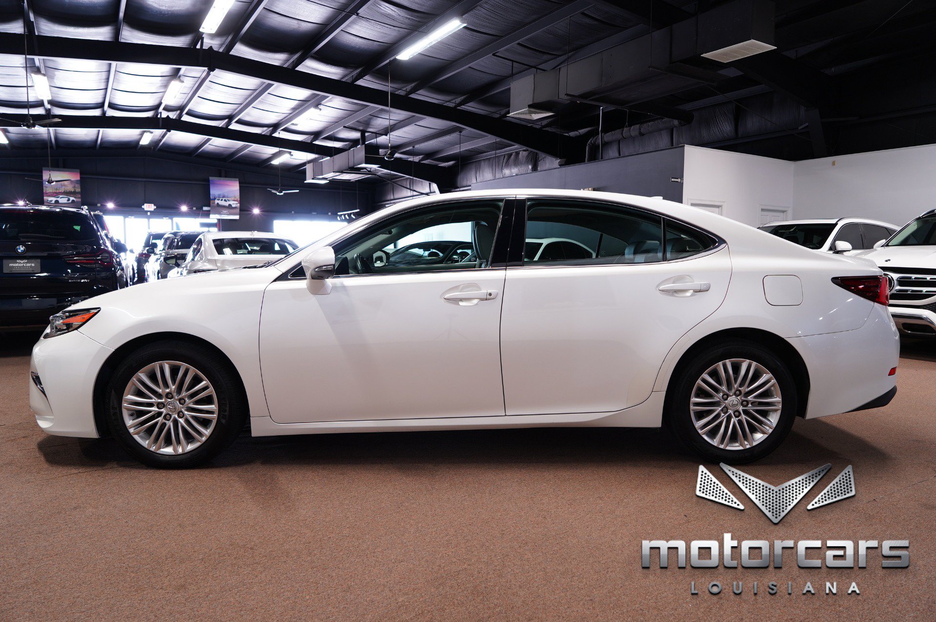 Used 2016 Lexus ES 350 w/ Accessory Package FWD image 4
