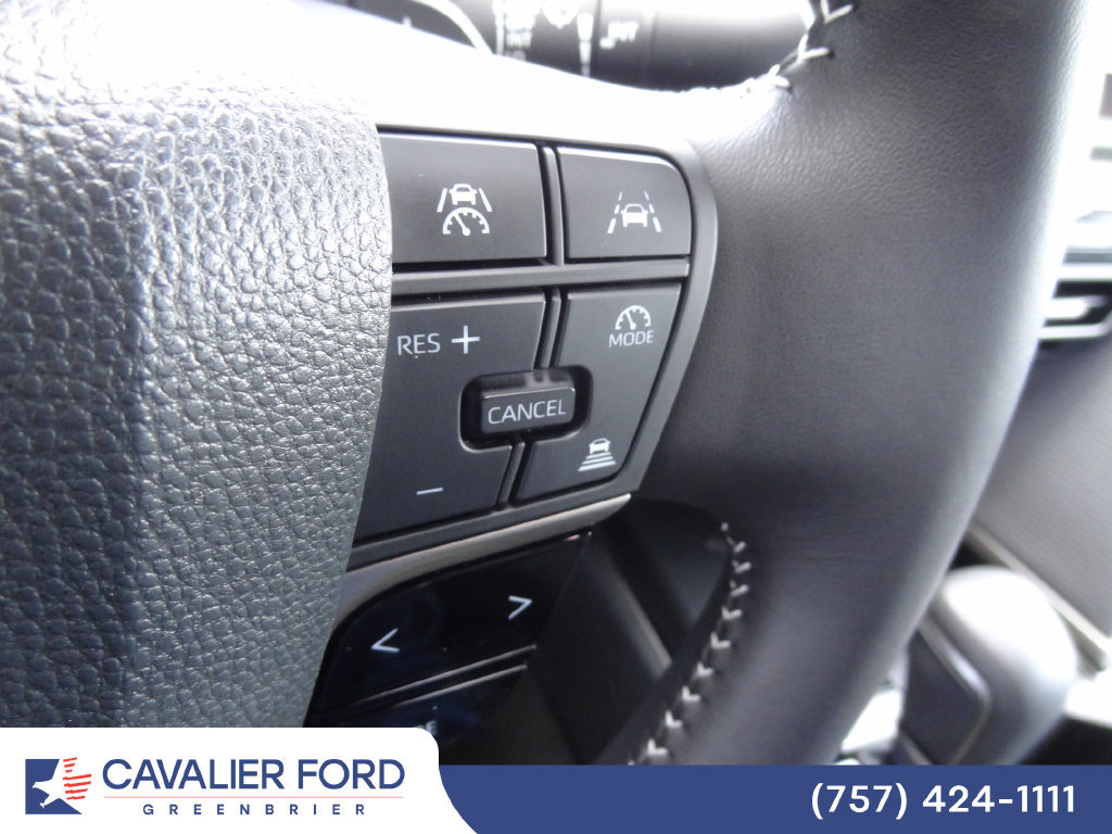 Used 2025 Toyota Camry SE FWD image 17
