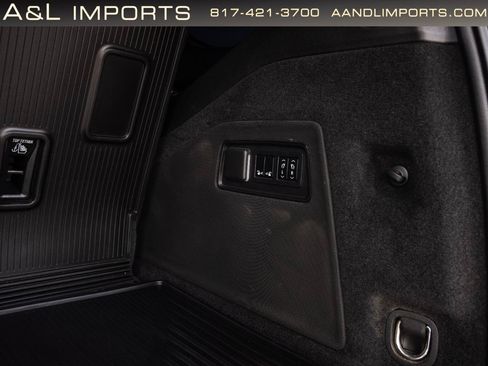 Used 2022 Cadillac Escalade Sport Platinum w/ Heavy-Duty Trailer Package AWD/4WD image 57