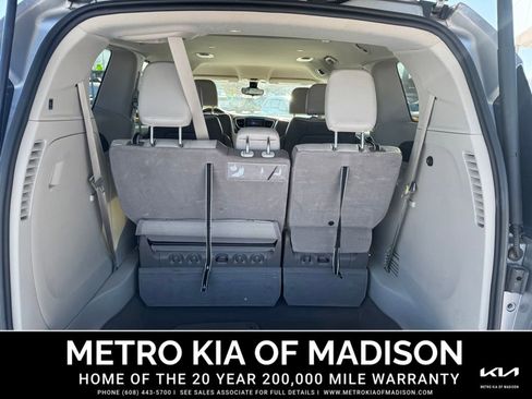 Used 2017 Chrysler Pacifica Touring-L image 30