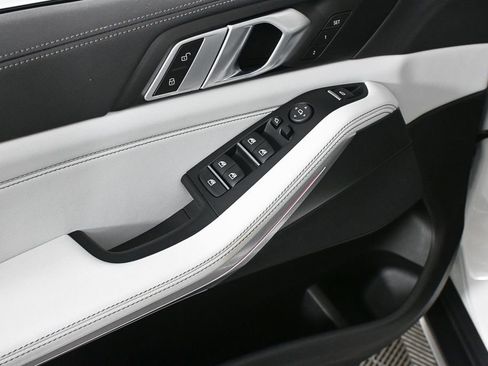 Used 2023 BMW X5 sDrive40i image 8