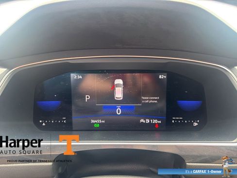 Used 2023 Volkswagen Tiguan SE w/ Panoramic Sunroof Package FWD image 14