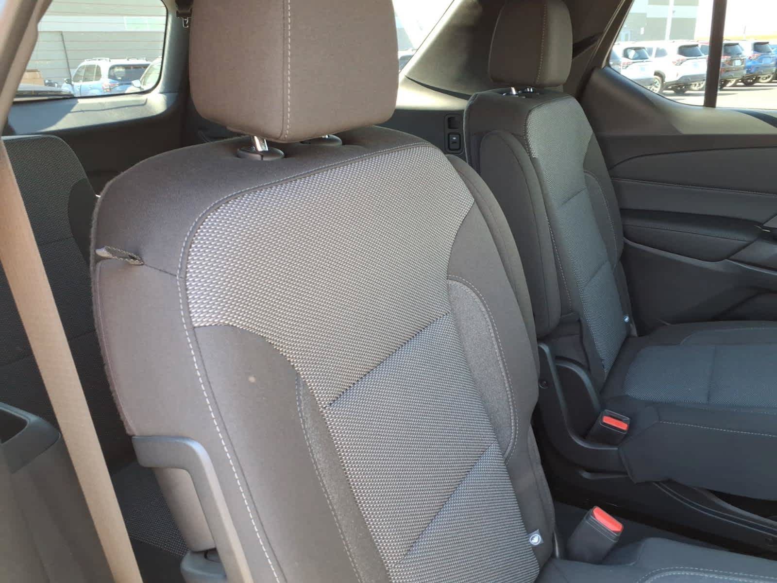 Used 2023 Chevrolet Traverse LT FWD image 19
