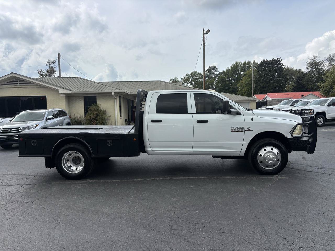 Used 2014 RAM 3500 Tradesman w/ Chrome Appearance Group AWD/4WD image 4