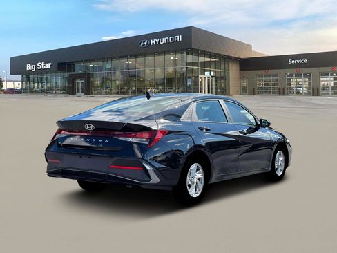 New 2026 Hyundai Elantra SE FWD image 7