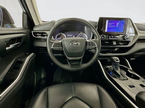 Used 2024 Toyota Highlander XLE image 23