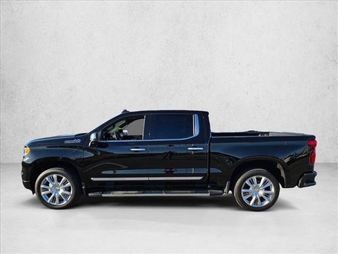 Used 2024 Chevrolet Silverado 1500 High Country w/ High Country Premium Package AWD/4WD image 8