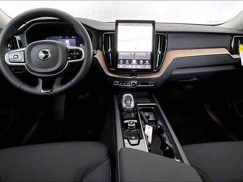 New 2026 Volvo XC60 B5 Core AWD/4WD image 7