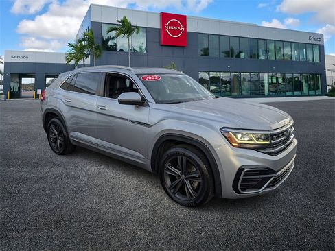 Used 2022 Volkswagen Atlas Cross Sport SEL R-Line image 2