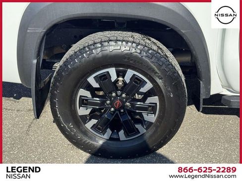Used 2024 Nissan Frontier PRO-4X w/ Technology Package image 9