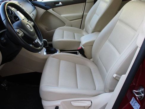 Used 2016 Volkswagen Tiguan S image 20