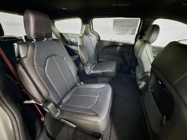 New 2027 Chrysler Pacifica Select AWD/4WD image 26