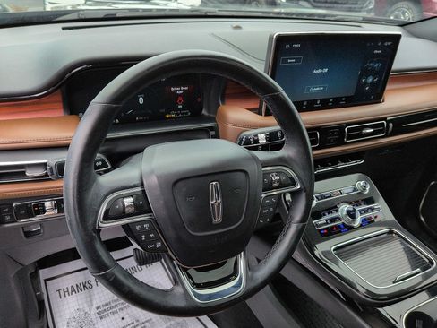 Used 2023 Lincoln Nautilus Reserve w/ Equipment Group 201A AWD/4WD image 12
