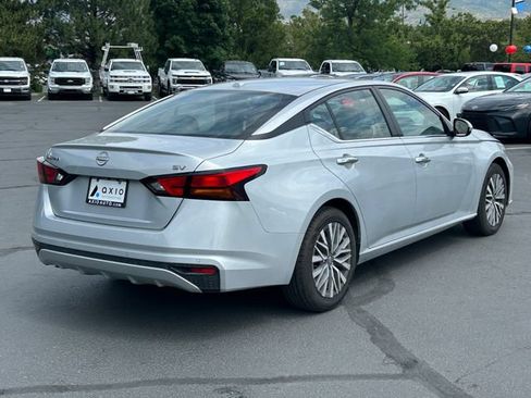 Used 2023 Nissan Altima 2.5 SV FWD image 4