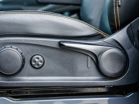 Used 2024 Mercedes-Benz Sprinter 2500 image 31