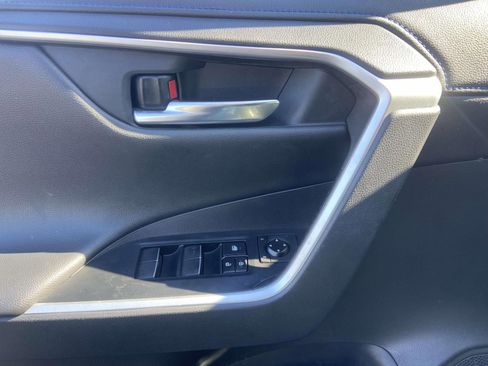 Used 2019 Toyota RAV4 XSE image 20