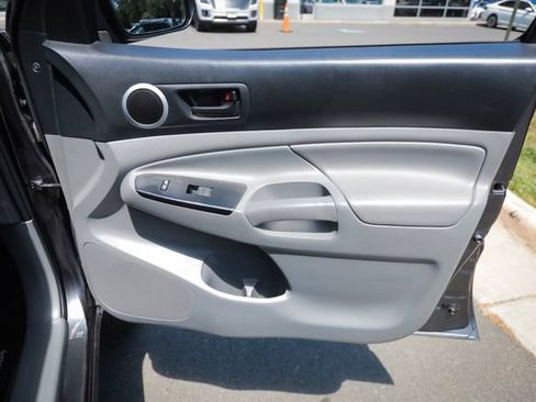Used 2015 Toyota Tacoma 4x4 Double Cab w/ TRD Sport Package image 42