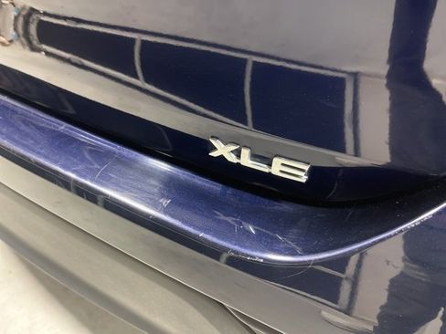 Used 2023 Toyota Highlander XLE image 28