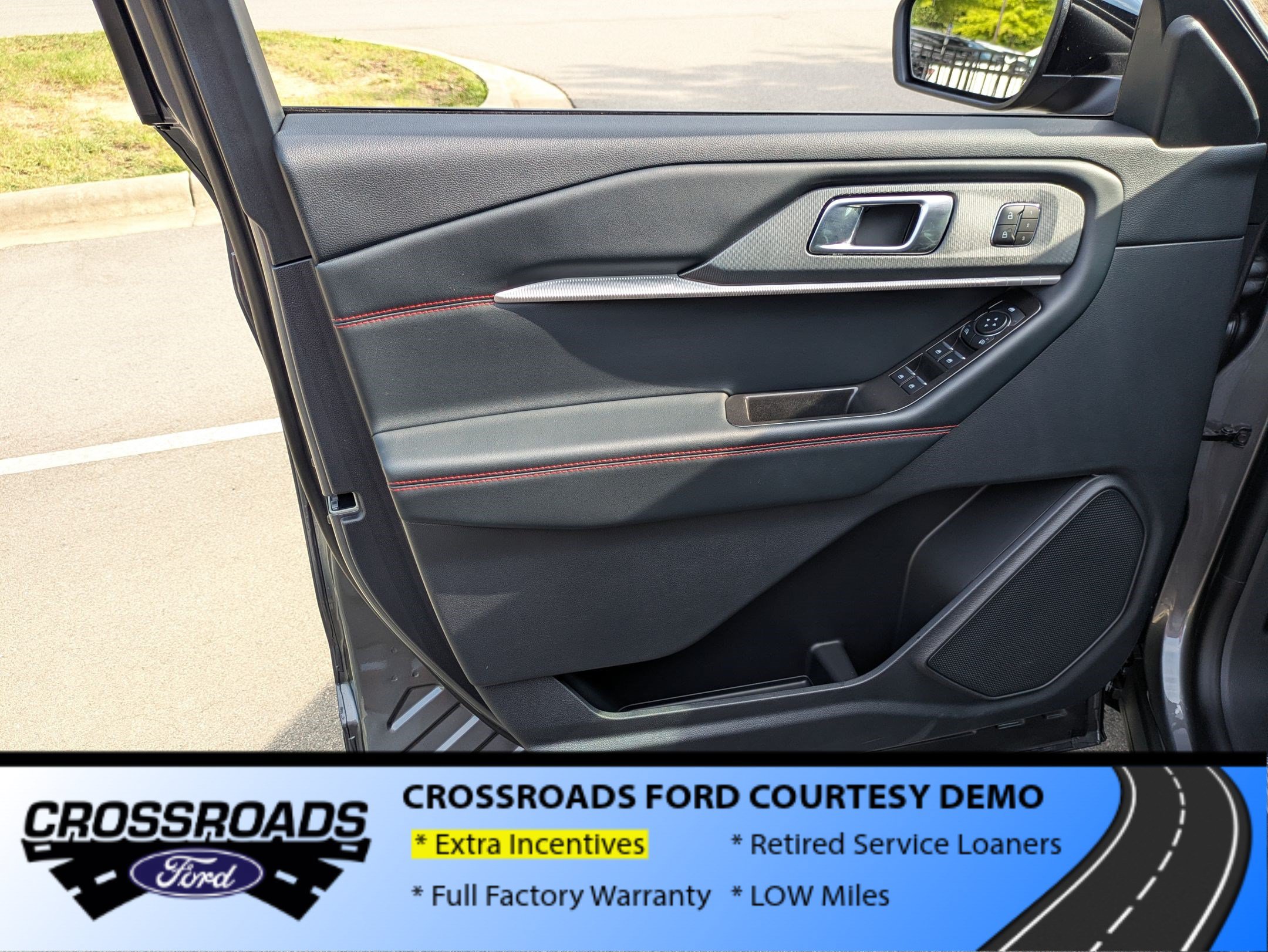 New 2026 Ford Explorer ST-Line w/ ST-Line Street Pack AWD/4WD image 16