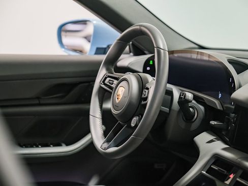 Used 2022 Porsche Taycan 4S image 12