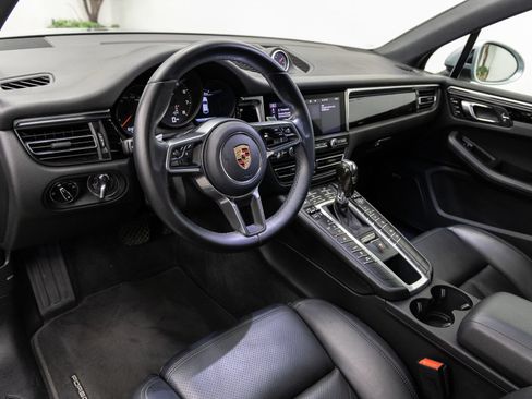 Used 2020 Porsche Macan AWD/4WD image 6