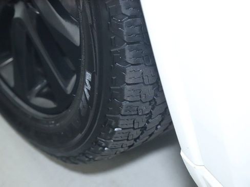 Used 2021 Jeep Grand Cherokee Laredo X AWD/4WD image 36