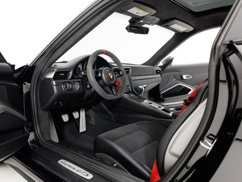 Used 2017 Porsche 911 Carrera GTS RWD image 13