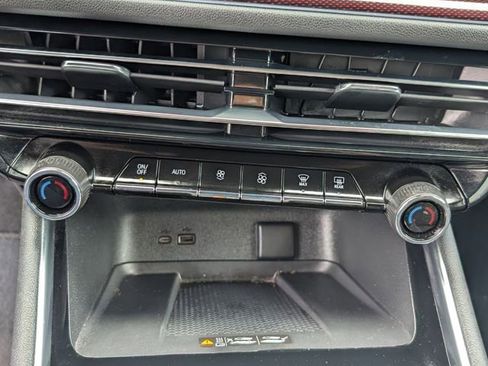 Used 2024 Chevrolet Traverse Z71 w/ Enhanced Driving Package image 21