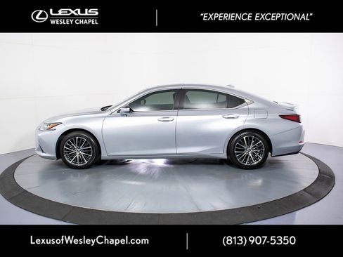 Used 2023 Lexus ES 350 w/ Premium Package FWD image 10