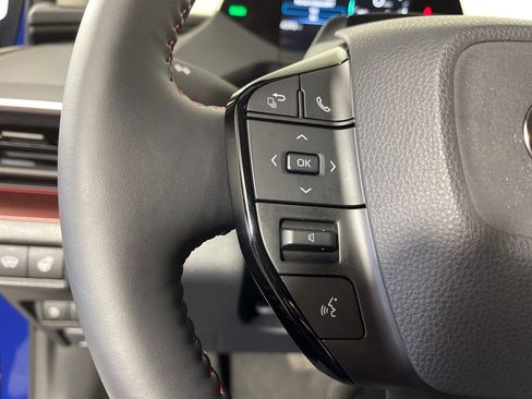 Certified 2026 Toyota Prius Plug-In Hybrid image 28