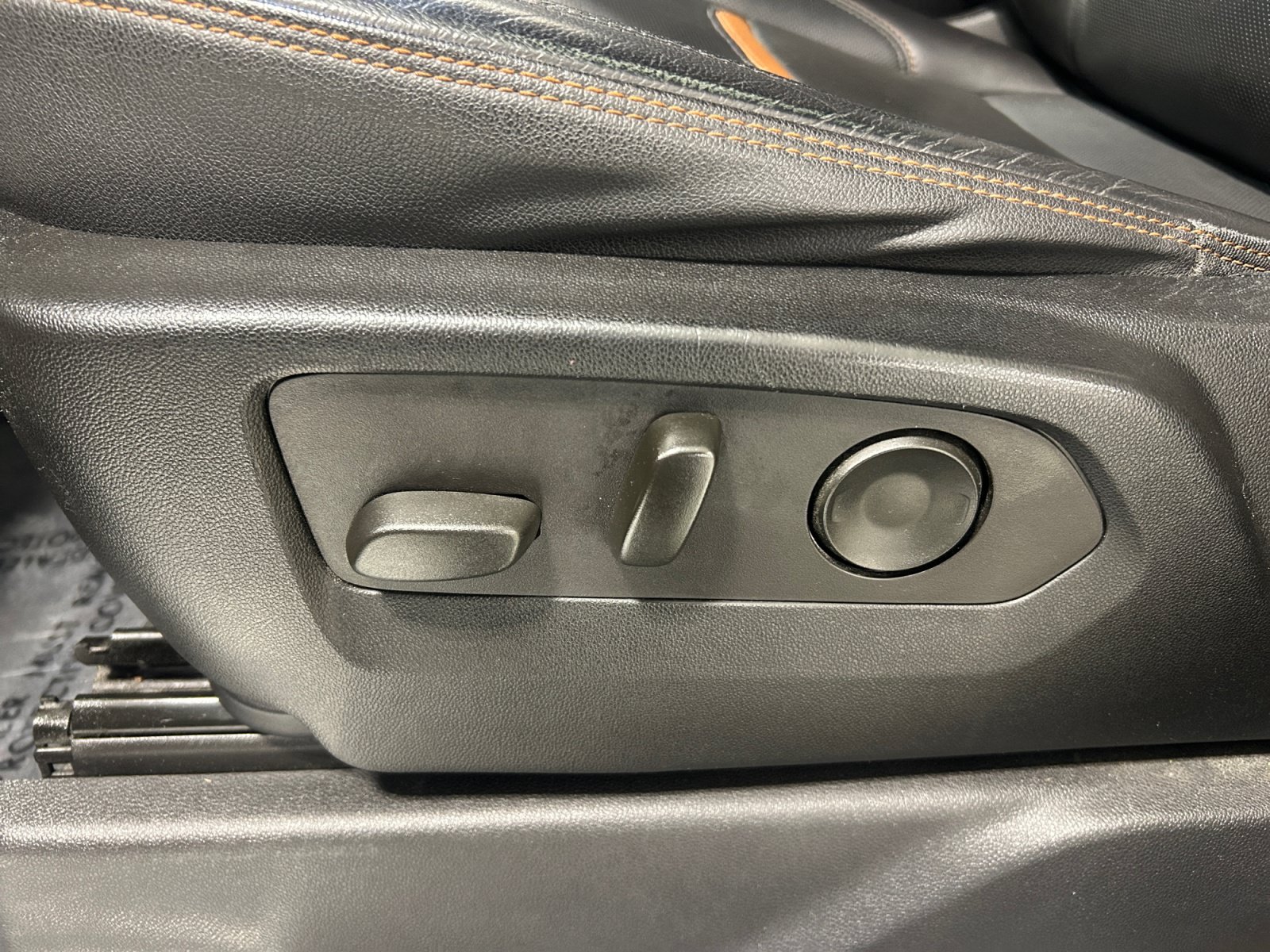 Used 2022 GMC Sierra 1500 AT4 w/ AT4 Premium Package AWD/4WD image 11