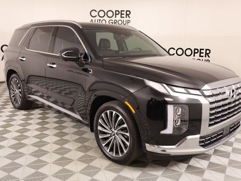 Used 2023 Hyundai Palisade Calligraphy image 1