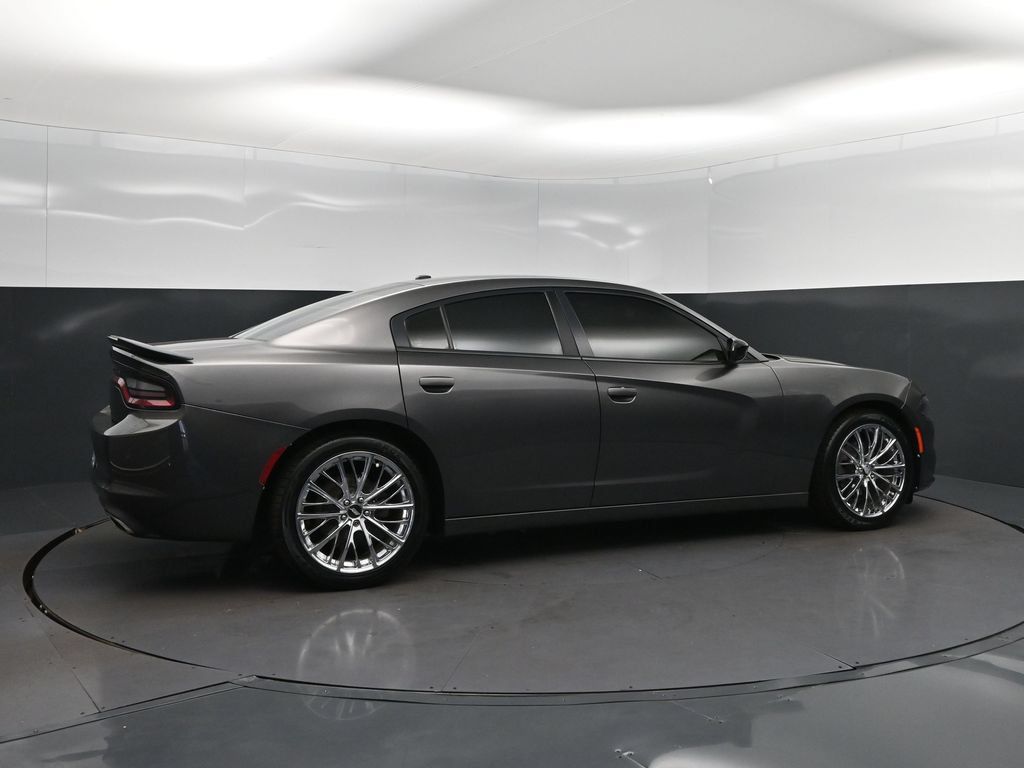 Used 2020 Dodge Charger SXT w/ Blacktop Package RWD image 8