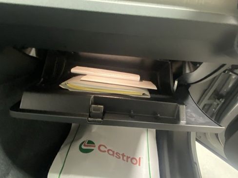 Used 2025 Volvo XC40 B5 Core image 30